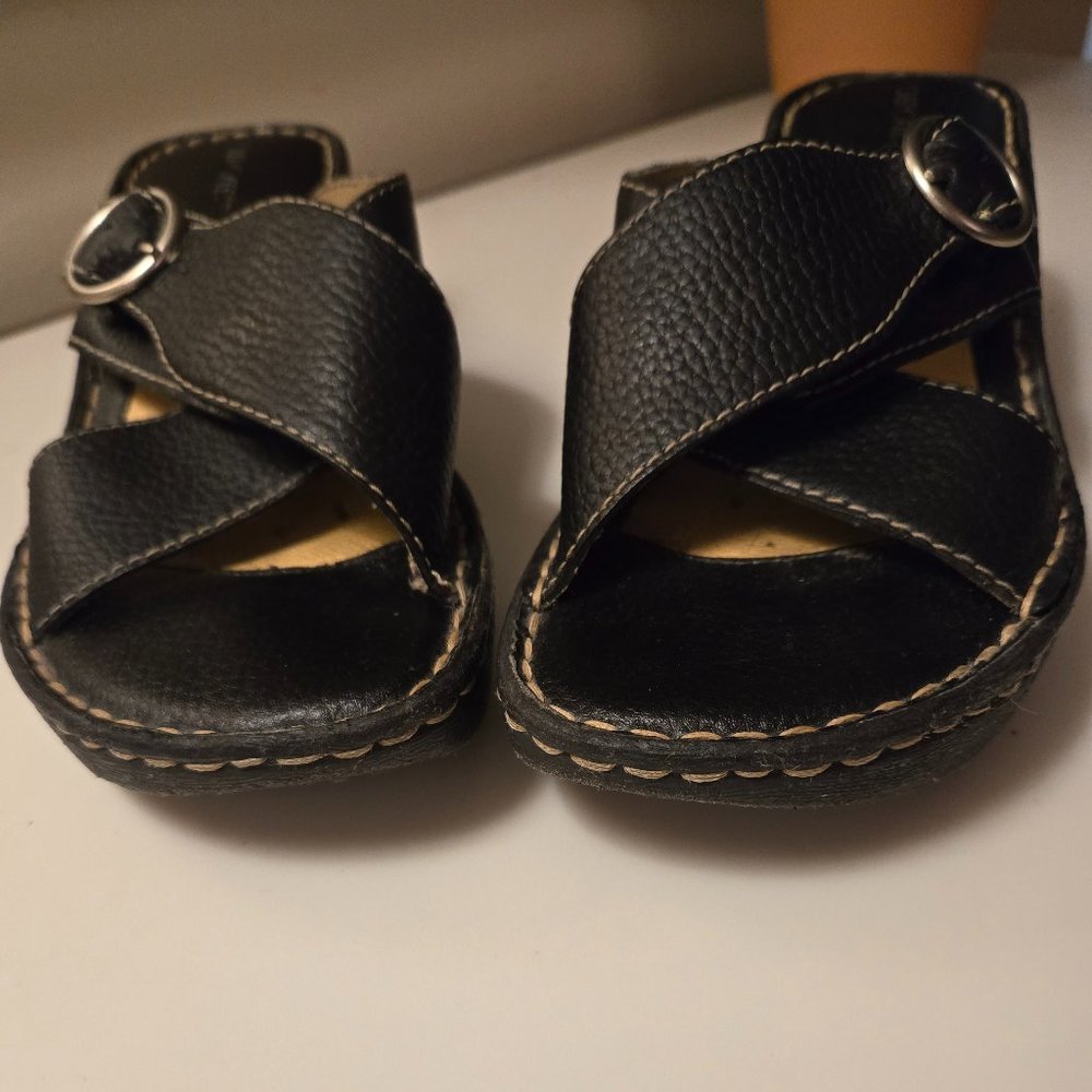 CHEROKEE Black Leather Mules Size 8 Excellent like new cond - Picture 2 of 11